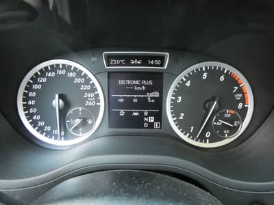 Mercedes-Benz B 250 DCT Bi-Xenon Navi Distronic AHK 17" 2-Hand — slika 13