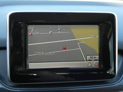Mercedes-Benz B 250 DCT Bi-Xenon Navi Distronic AHK 17" 2-Hand — slika 8