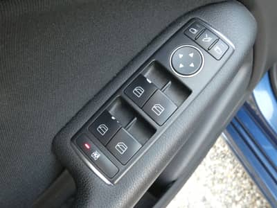 Mercedes-Benz B 250 DCT Bi-Xenon Navi Distronic AHK 17" 2-Hand — slika 16