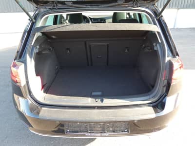 Volkswagen Golf 2.0 TDI Sound LED Navi ACC HiFi SHZ 17" 2-H — slika 19