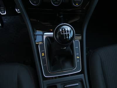 Volkswagen Golf 2.0 TDI Sound LED Navi ACC HiFi SHZ 17" 2-H — slika 17