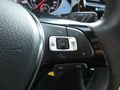 Volkswagen Golf 2.0 TDI Sound LED Navi ACC HiFi SHZ 17" 2-H — slika 15