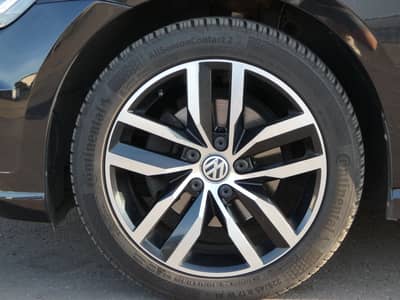 Volkswagen Golf 2.0 TDI Sound LED Navi ACC HiFi SHZ 17" 2-H — slika 23