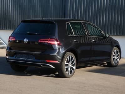 Volkswagen Golf 2.0 TDI Sound LED Navi ACC HiFi SHZ 17" 2-H — slika 29