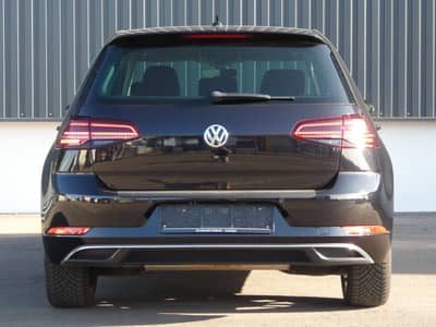 Volkswagen Golf 2.0 TDI Sound LED Navi ACC HiFi SHZ 17" 2-H — slika 27