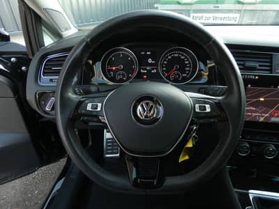 Volkswagen Golf 2.0 TDI Sound LED Navi ACC HiFi SHZ 17" 2-H — slika 12