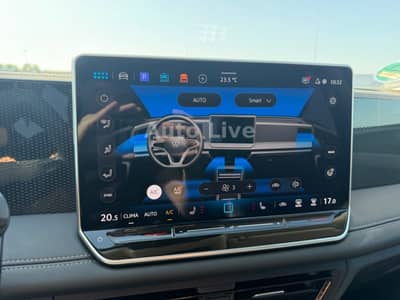 Volkswagen Tiguan 2.0 TDI*DSG*LIFE*PANORAMA*NAVI*LED*KAMERA — slika 15