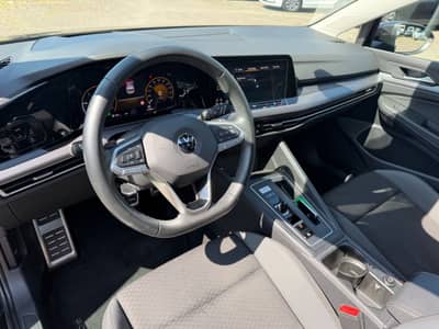 Volkswagen Golf VIII 2.0 TDI Active PANO HEADUP AHK MATRIX — slika 6