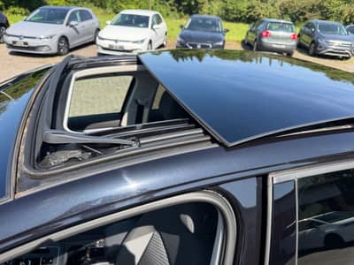 Volkswagen Golf VIII 2.0 TDI Active PANO HEADUP AHK MATRIX — slika 8