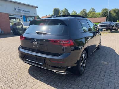 Volkswagen Golf VIII 2.0 TDI Active PANO HEADUP AHK MATRIX — slika 12