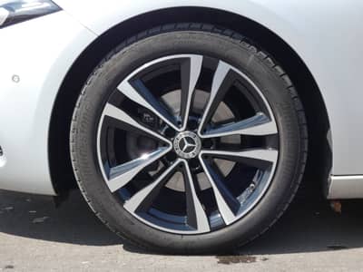 Mercedes-Benz A 180 DCT Edition19 WIDE LED Navi Ambiente 18" — slika 24