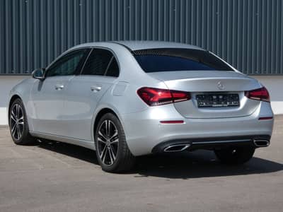 Mercedes-Benz A 180 DCT Edition19 WIDE LED Navi Ambiente 18" — slika 29