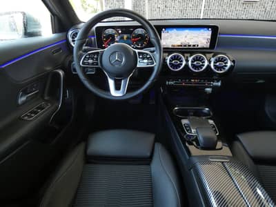 Mercedes-Benz A 180 DCT Edition19 WIDE LED Navi Ambiente 18" — slika 6