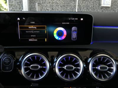 Mercedes-Benz A 180 DCT Edition19 WIDE LED Navi Ambiente 18" — slika 13