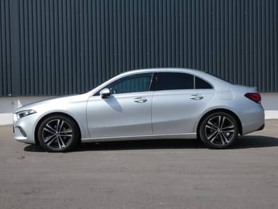 Mercedes-Benz A 180 DCT Edition19 WIDE LED Navi Ambiente 18" — slika 23