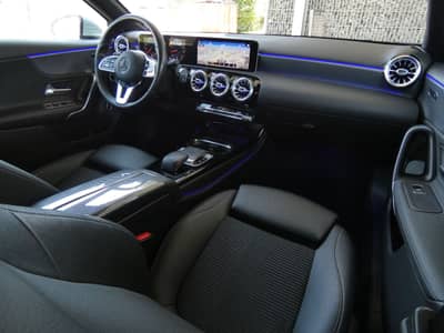 Mercedes-Benz A 180 DCT Edition19 WIDE LED Navi Ambiente 18" — slika 4