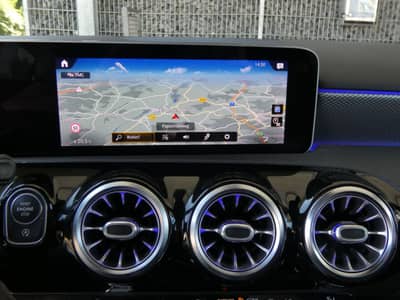 Mercedes-Benz A 180 DCT Edition19 WIDE LED Navi Ambiente 18" — slika 11