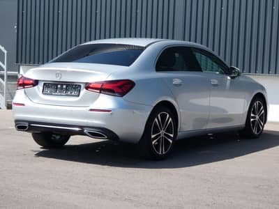 Mercedes-Benz A 180 DCT Edition19 WIDE LED Navi Ambiente 18" — slika 30