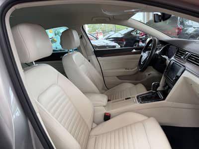 Volkswagen Passat Lim. Highline 2.0TDI DSG Virtual ACC LED — slika 17