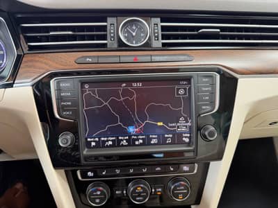 Volkswagen Passat Lim. Highline 2.0TDI DSG Virtual ACC LED — slika 20