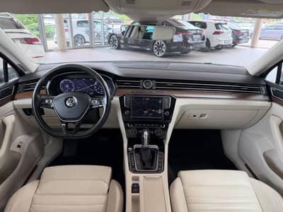 Volkswagen Passat Lim. Highline 2.0TDI DSG Virtual ACC LED — slika 12