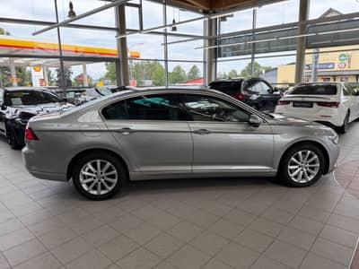 Volkswagen Passat Lim. Highline 2.0TDI DSG Virtual ACC LED — slika 5