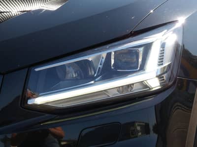 Audi Q2 30 TDI S tronic 2xS-LINE LED Navi B&O SHZ GRA — slika 25