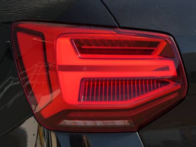 Audi Q2 30 TDI S tronic 2xS-LINE LED Navi B&O SHZ GRA — slika 26