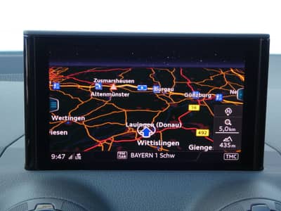 Audi Q2 30 TDI S tronic 2xS-LINE LED Navi B&O SHZ GRA — slika 9