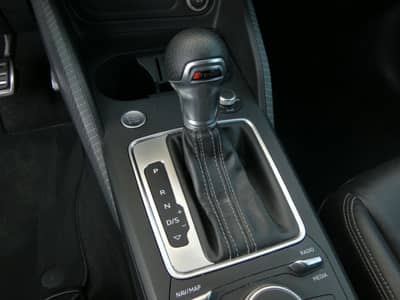 Audi Q2 30 TDI S tronic 2xS-LINE LED Navi B&O SHZ GRA — slika 14
