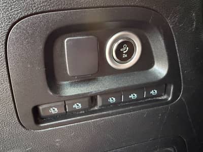 Ford S-MAX VIGNALE*NAVI*PANO*LED*7 Sitzer*LEDER* — slika 30