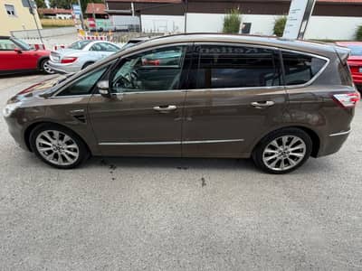 Ford S-MAX VIGNALE*NAVI*PANO*LED*7 Sitzer*LEDER* — slika 10