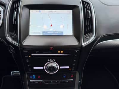 Ford S-MAX VIGNALE*NAVI*PANO*LED*7 Sitzer*LEDER* — slika 19