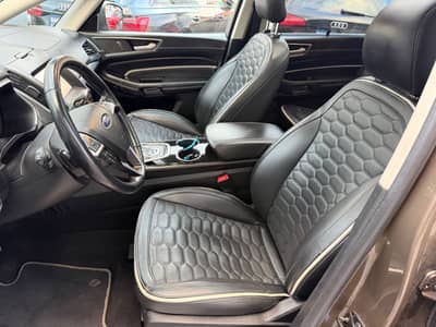 Ford S-MAX VIGNALE*NAVI*PANO*LED*7 Sitzer*LEDER* — slika 24