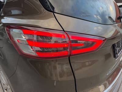 Ford S-MAX VIGNALE*NAVI*PANO*LED*7 Sitzer*LEDER* — slika 8
