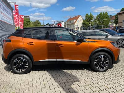 Peugeot 2008 GT ACC/Pano/Allwetter/LED/PDC+Kamera/Assist — slika 16