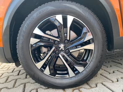 Peugeot 2008 GT ACC/Pano/Allwetter/LED/PDC+Kamera/Assist — slika 19