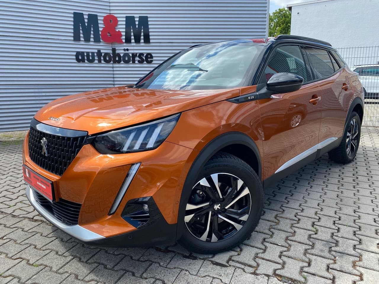 Peugeot 2008 GT ACC/Pano/Allwetter/LED/PDC+Kamera/Assist — slika 1