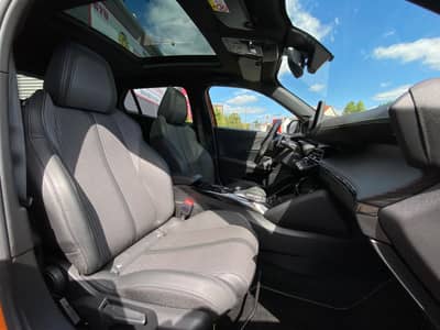 Peugeot 2008 GT ACC/Pano/Allwetter/LED/PDC+Kamera/Assist — slika 8
