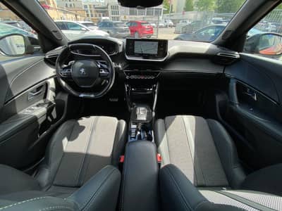 Peugeot 2008 GT ACC/Pano/Allwetter/LED/PDC+Kamera/Assist — slika 13