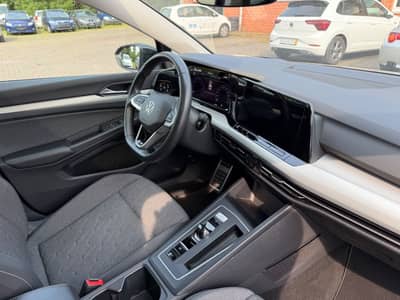 Volkswagen Golf VIII 2.0 TDI Move PANO HUD CAM AHK — slika 9