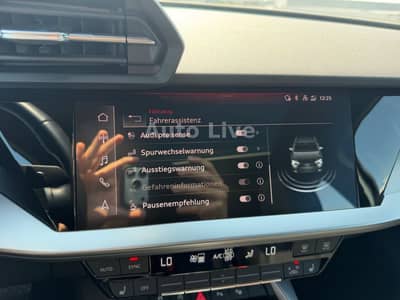 Audi A3 35 TDI*S TRONIC*PANORAMA*VIRTUAL*NAVI*MATRIX* — slika 16