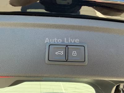 Audi A3 35 TDI*S TRONIC*PANORAMA*VIRTUAL*NAVI*MATRIX* — slika 27