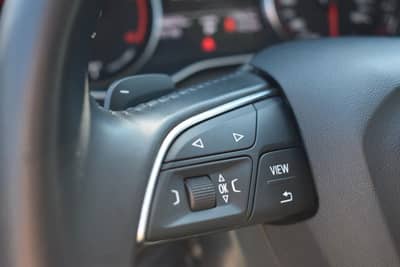 Audi Q5 40 TDI quattro sport/Anhänger/LED/Tempomat — slika 25