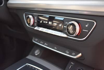 Audi Q5 40 TDI quattro sport/Anhänger/LED/Tempomat — slika 15