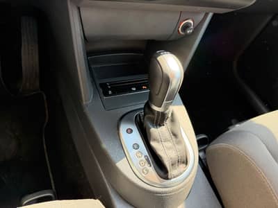Volkswagen Touran LIFE 1.6TDI DSG*NAVI*KLIMA*PDC*75.000km* — slika 22