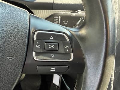 Volkswagen Touran LIFE 1.6TDI DSG*NAVI*KLIMA*PDC*75.000km* — slika 19