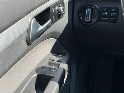 Volkswagen Touran LIFE 1.6TDI DSG*NAVI*KLIMA*PDC*75.000km* — slika 17