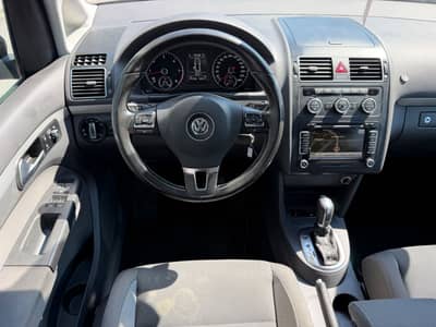 Volkswagen Touran LIFE 1.6TDI DSG*NAVI*KLIMA*PDC*75.000km* — slika 15