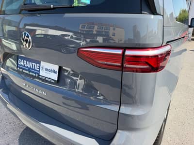 Volkswagen T7 Multivan 2.0 TDI DSG*Navi*StandHz*6 Sitze* — slika 11